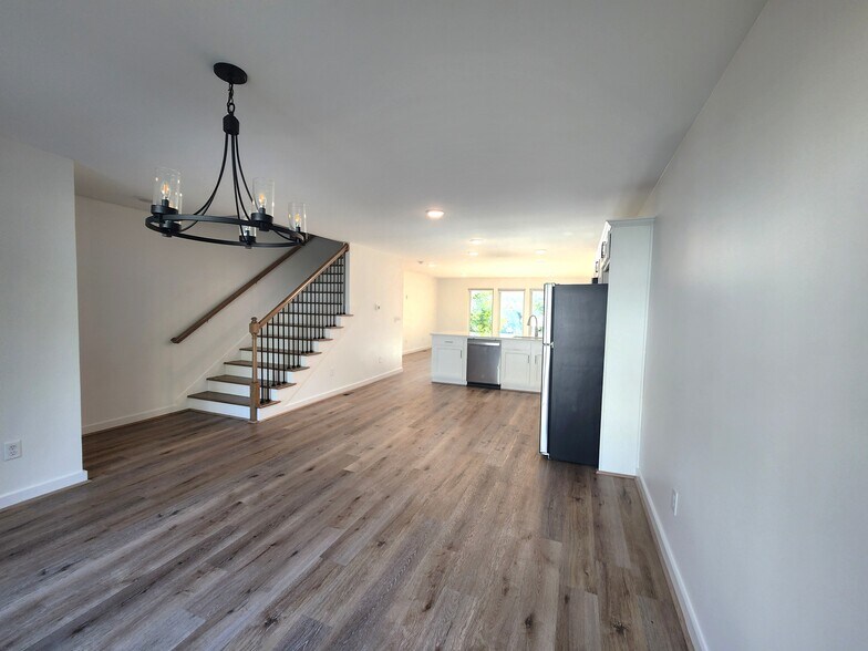 Building Photo - 1719 13th Ct S