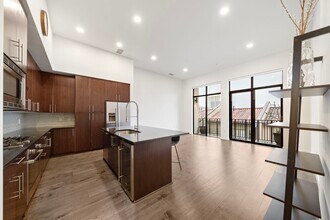 Building Photo - 4820 Caroline St