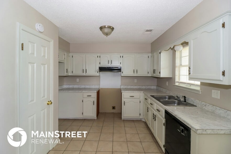 Building Photo - 6034 Cottage Hill Dr