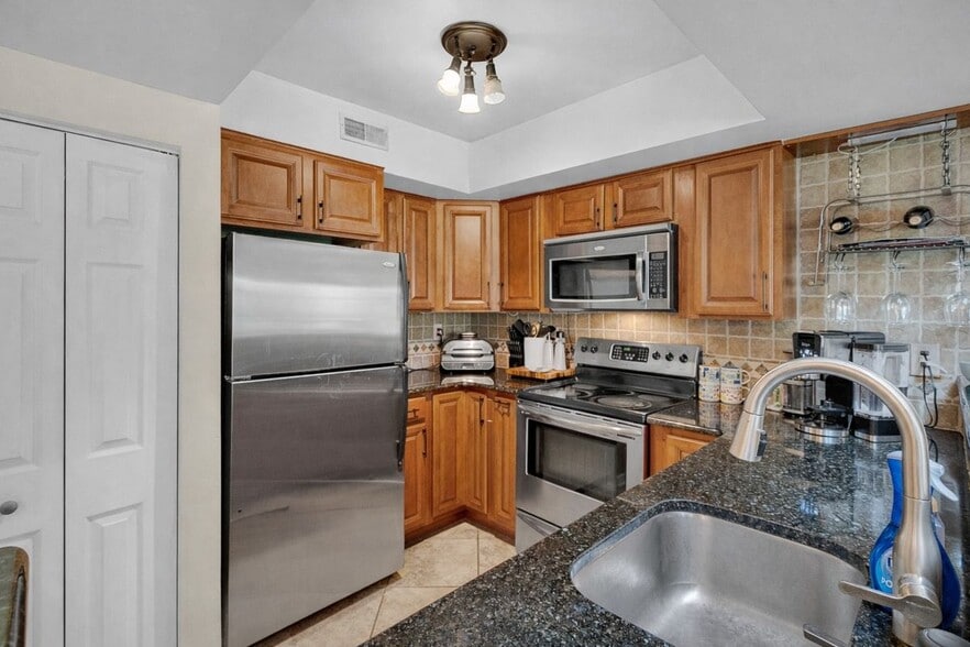 Building Photo - 510 Deer Run