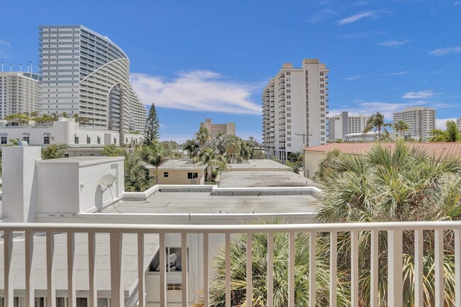 Building Photo - 2908 Bayshore Dr