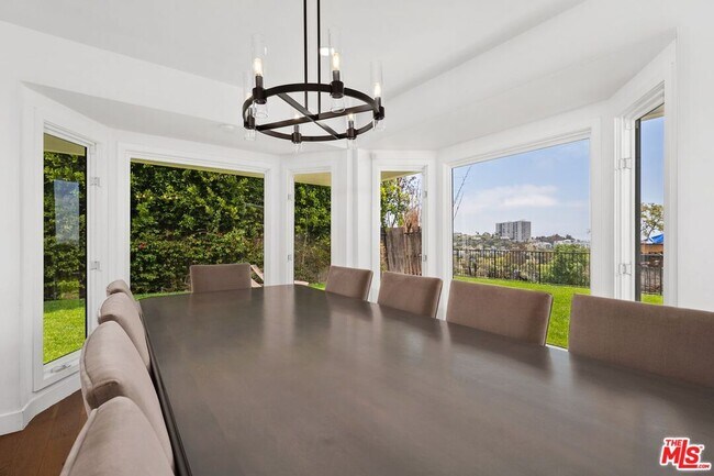 Building Photo - 400 Chautauqua Blvd