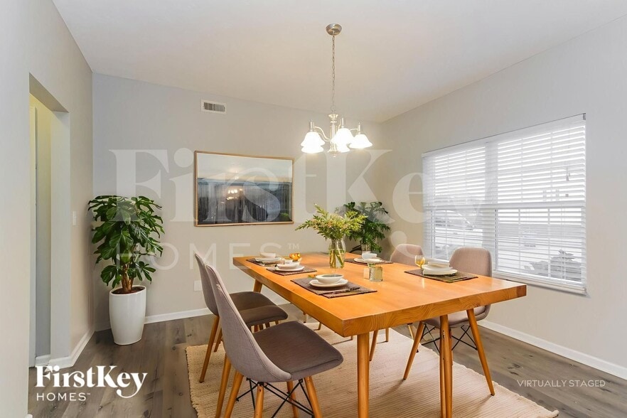 Building Photo - 1914 Winton Dr