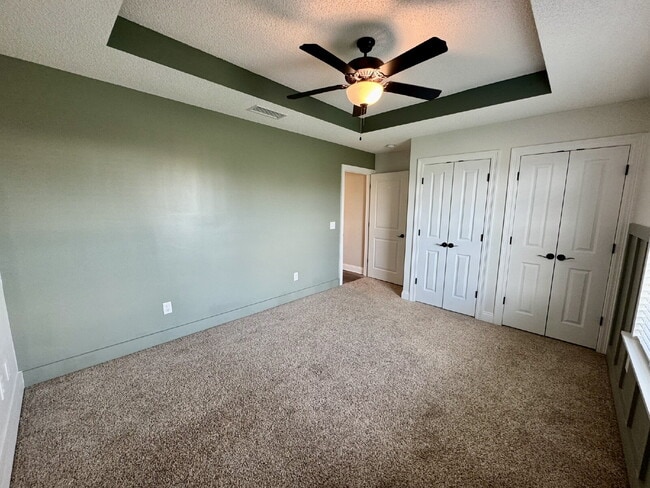 Building Photo - Beautiful Brick 4/2 in popular neighborhood!