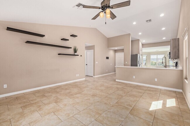 Building Photo - 10778 W Cambridge Ave