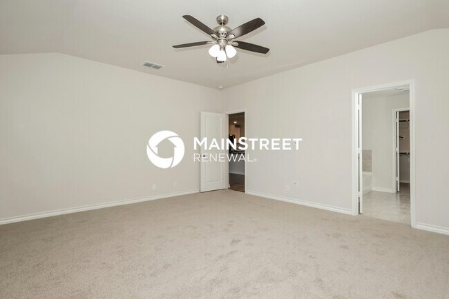 Building Photo - 4 Bedroom Pet-Friendly Home in SAINT HEDWIG, TX with Main Street Renewal