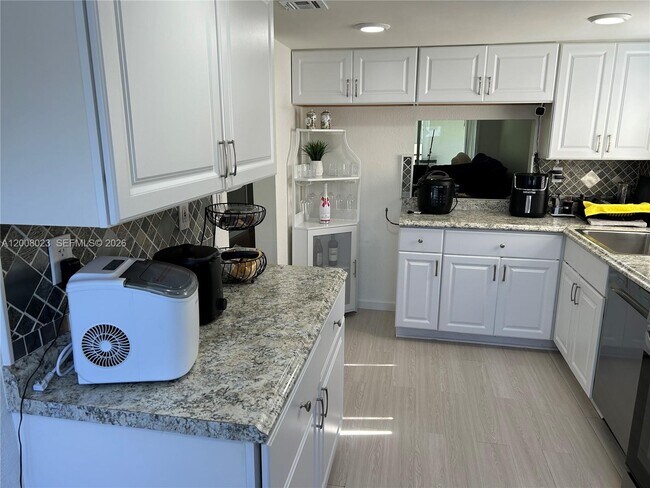 Building Photo - 8310 Sands Point Blvd