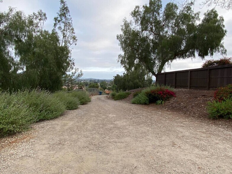 Driveway - 1324 La Honda Dr