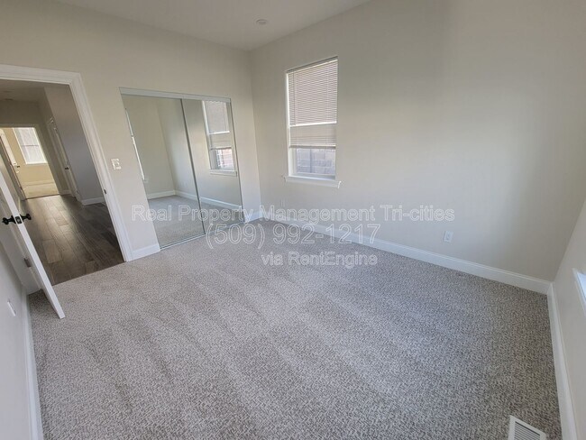 Building Photo - 3606 Cook Ln