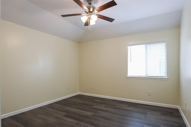 Building Photo - 6614 Surrey Meadow Ct