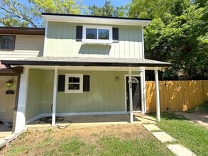 Building Photo - 514 Teal Ln