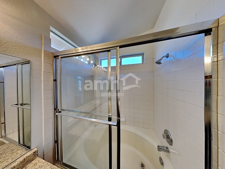 Building Photo - 8100 Kentshire Dr