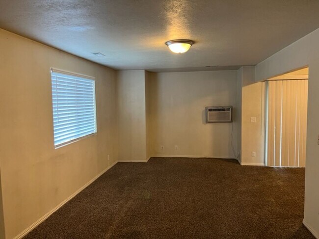 Building Photo - 4642 S 1900 W