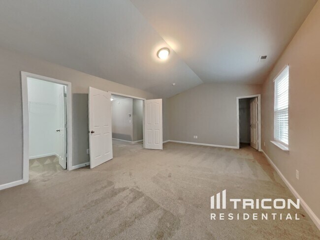 Building Photo - 244 Botanical Ct