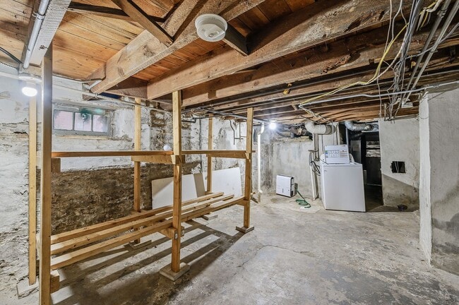 Building Photo - Newly Renovated 3 Bed 2 Bath Home in St Paul