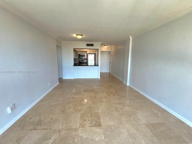 Building Photo - 2715 Tigertail Ave