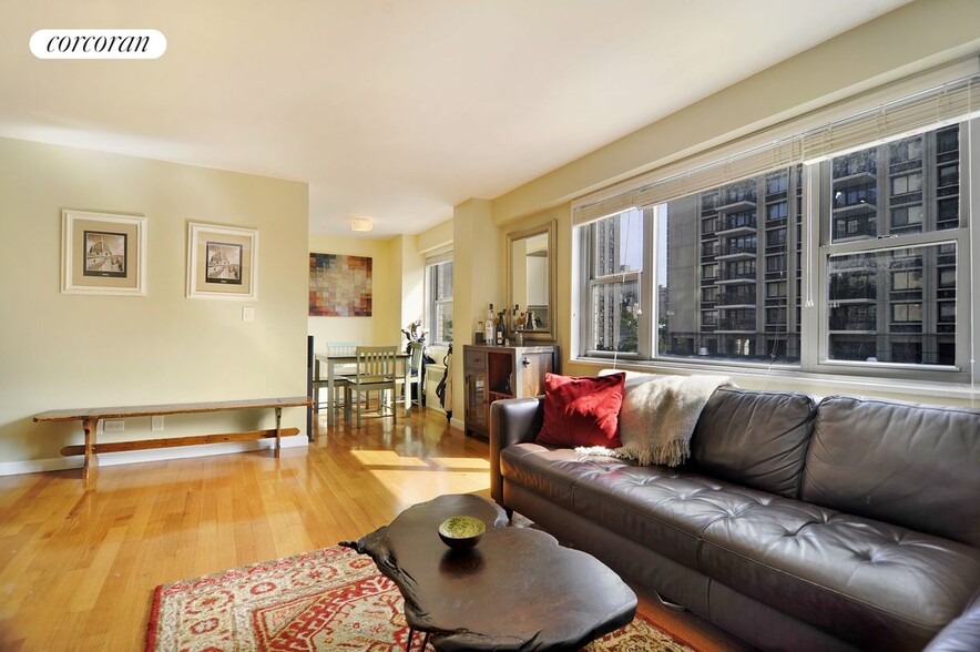 Primary Photo - 100 W 93rd St