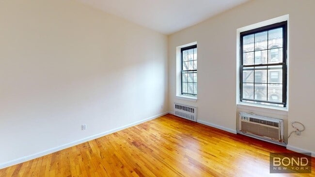 Building Photo - 306 E 91st St