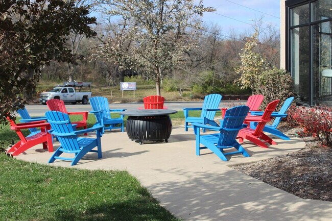 Building Photo - 4415 Lincoln Way