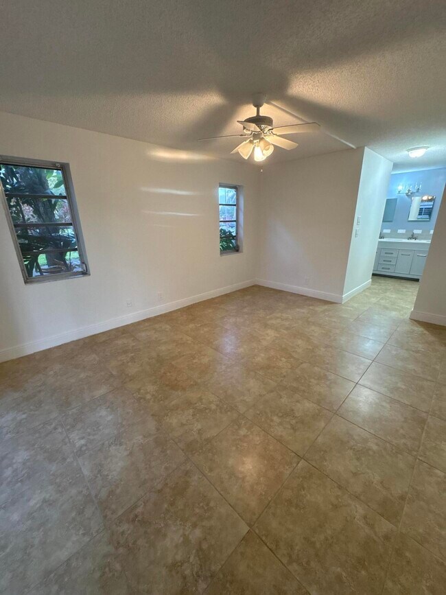 Building Photo - 1751 NW 75th Ave