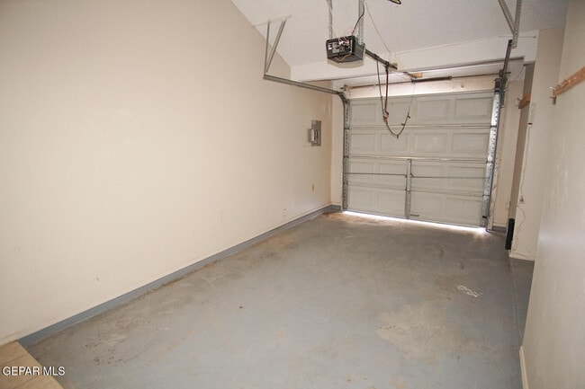 Building Photo - 10661 Obsidian St