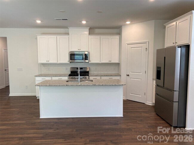 Building Photo - 14057 Lake Home Ln