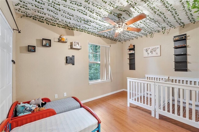 Building Photo - 6926 W Sample Rd