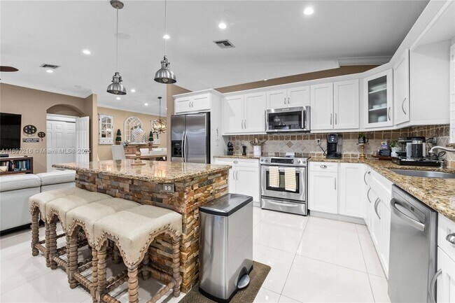 Building Photo - 13925 SW 155th Ct