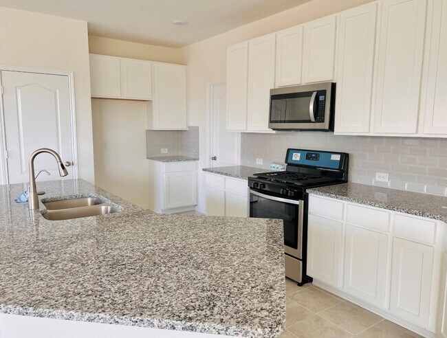 Building Photo - 4939 Hickory Deer Ln