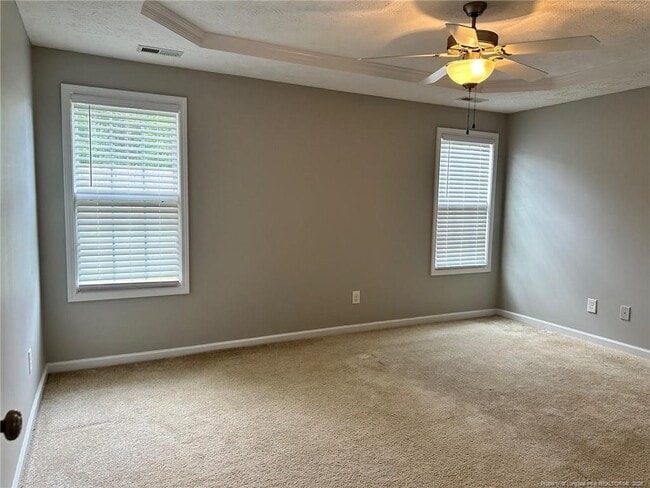 Building Photo - 654 Hogart St