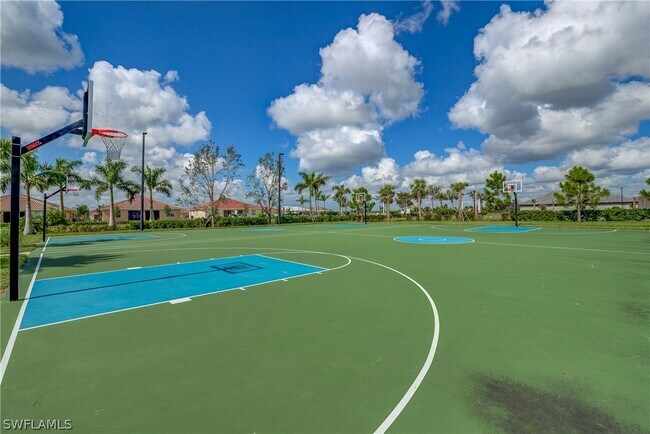 Building Photo - 2827 Blossom Wy