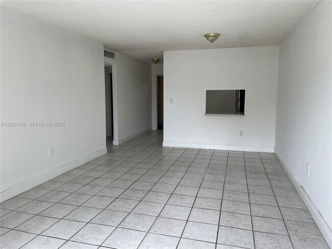 Building Photo - 4920 NW 79th Ave