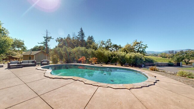 Building Photo - 9168 Eastside Rd