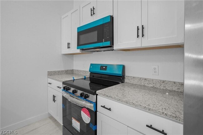 Building Photo - 656 Grant