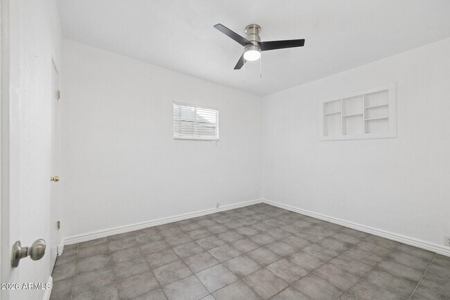 Building Photo - 1611 E Cedar St
