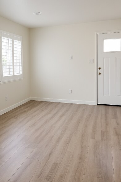 Building Photo - 1431 Columbia Ave