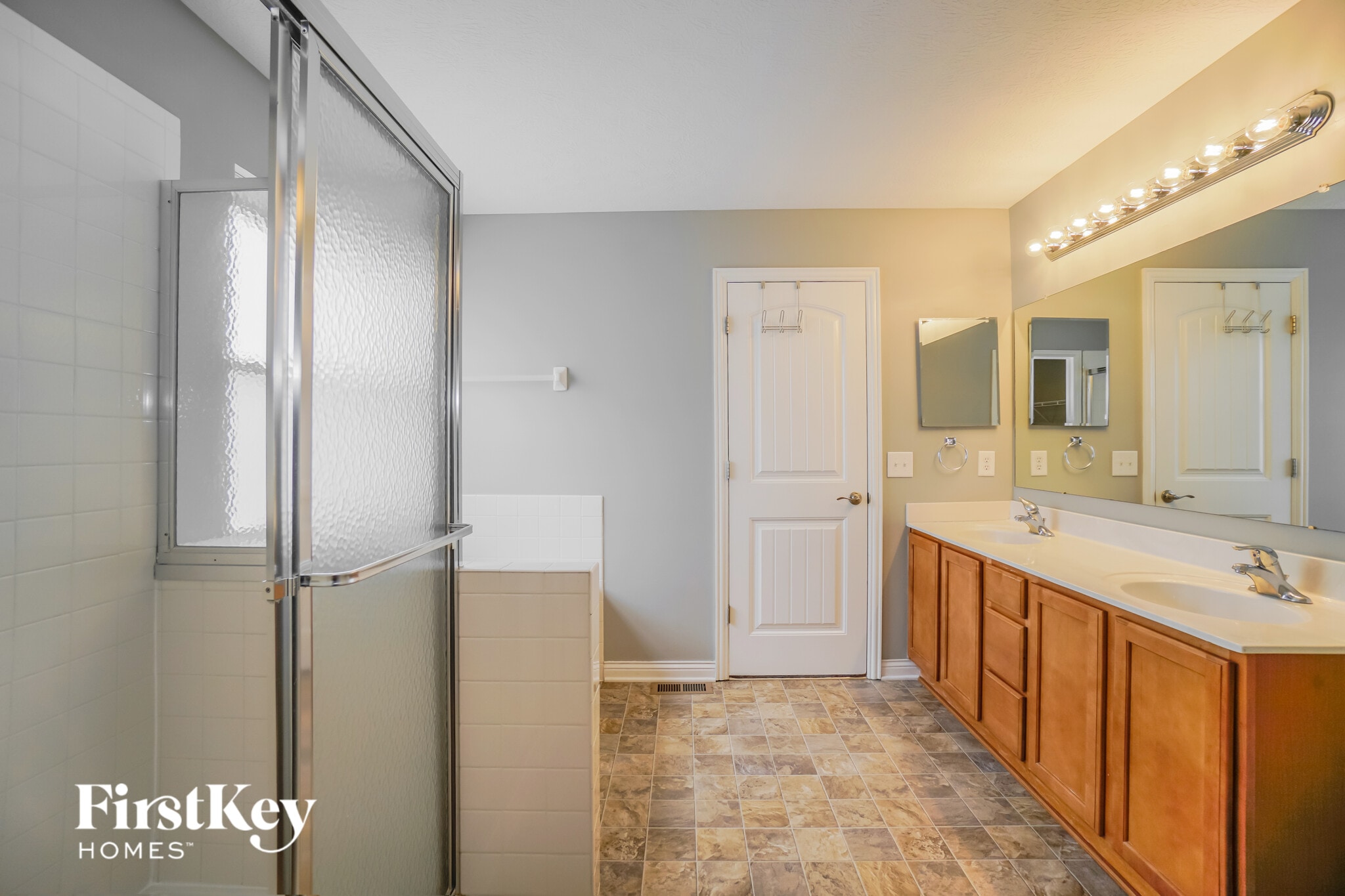 Building Photo - 5965 Mealla Rd