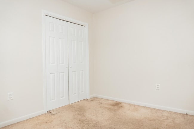 Building Photo - 410 Tanglewood Dr