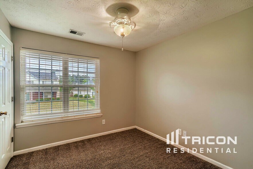 Building Photo - 3392 Summit Creek Ln