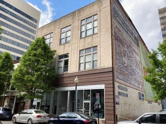 Building Photo - Lofts on Church