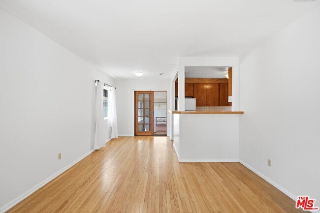 Building Photo - 4142 Lincoln Ave