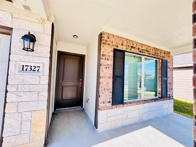 Building Photo - 17327 Ridge Dr