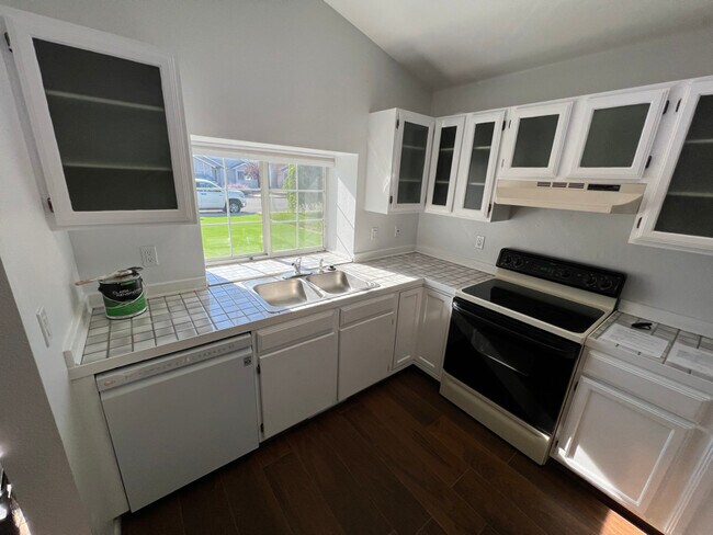 Building Photo - 1041 Deena Way