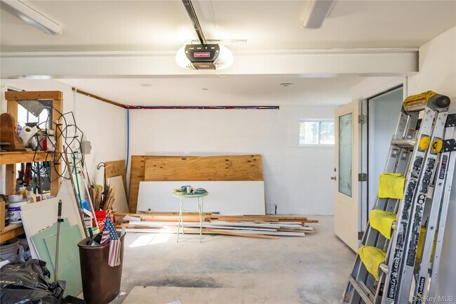Building Photo - 869 Beach St