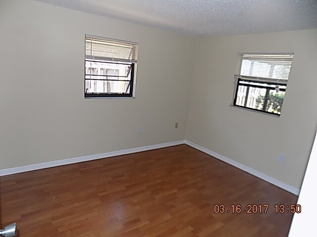 Building Photo - Exceptional 3/2/1 Home in Hudson