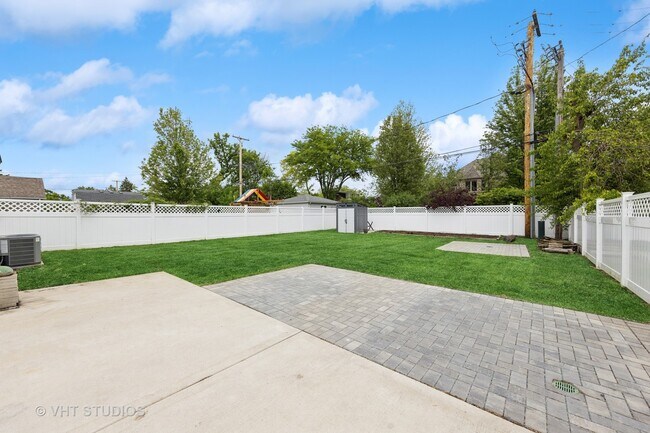 Building Photo - 297 Highland Ave