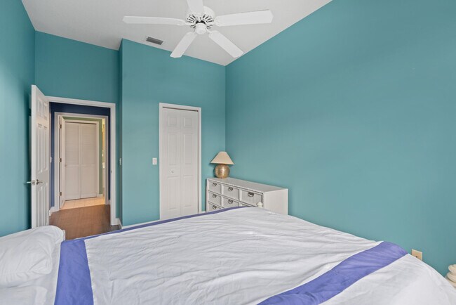 Building Photo - 582 Montevina Dr
