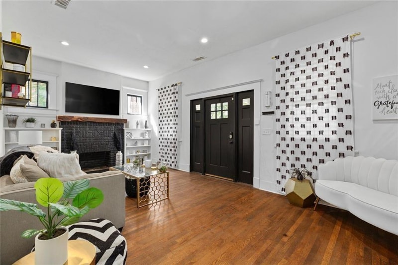 Building Photo - 563 Parkway Dr NE