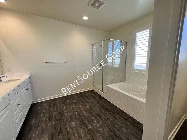 Building Photo - 45016 Marbella St