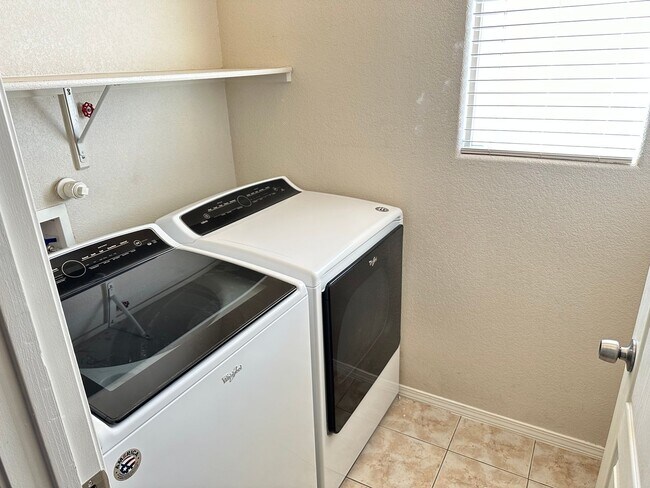 Building Photo - Cabezon Beauty | Large Yard | 2 Living Areas & Upstairs Loft | 1-year Lease | Coming Soon Pre-lea...